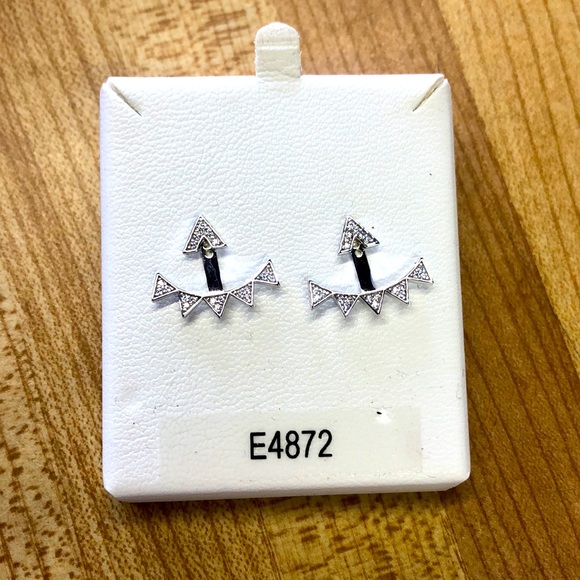 Swinging geometrical earrings. - Picture 1 of 4